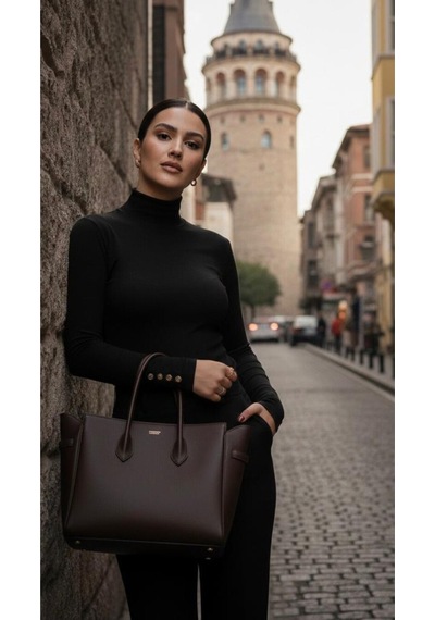Balıkçı Yaka Kolu Gold Çıtçıt Detaylı Body Siyah Balıkçı Yaka Kolu Gold Çıtçıt Detaylı Body Siyah