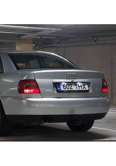 Audı A4 Yıl 1999-2001 Arası Depo Sağ Stop Lambası 8D0945096G