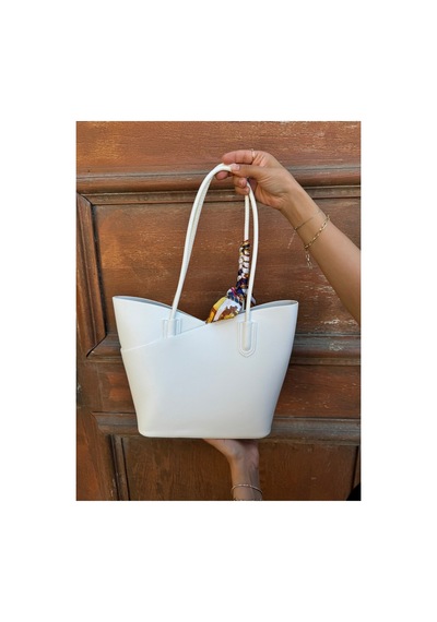 Just Polo Kadın Geniş Hacimli Şal Detaylı Büyük Boy Yavrulu Lüks El & Omuz Çantası Ebat: 32 X 24 Cm Beyaz