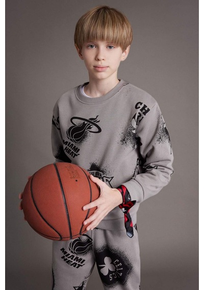 DeFacto Erkek Çocuk NBA Current Teams Bisiklet Yaka Sweatshirt Y4130A624WNGR323 DeFacto Erkek Çocuk NBA Current Teams Bisiklet Yaka Sweatshirt Y4130A624WNGR323