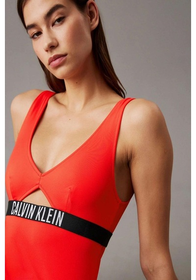 Calvin Klein Kadın Göğüste Kesik Detaylı Kırmızı Mayo-4976 Çok Renkli