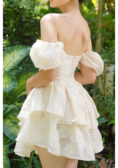 Fashion Cocktail Kabarık Balon Kol Kabartma Kumaş Süper Mini Tütü Prenses Orta Çağ Elbise Krem Fashion Cocktail Kabarık Balon Kol Kabartma Kumaş Süper Mini Tütü Prenses Orta Çağ Elbise Krem