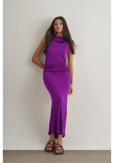 Mizalle Yan Büzgü Detaylı Vatkalı Uzun Kolsuz Mor Bodycon Elbise Mor