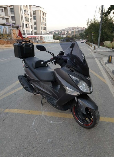 Motocam Sym Joymax 250 İ Ön Cam 2015-2016 Model 65cm Füme Renkli 4mm Aparatsız