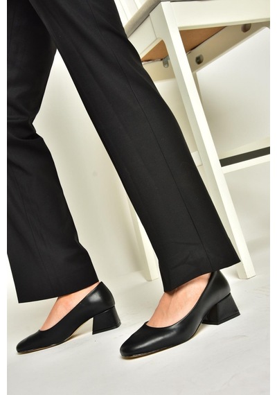 Fox Shoes T752827009 Siyah Alçak Topuklu Kadın Ayakkabı Siyah