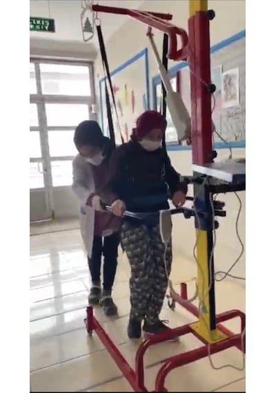 Motorlu Kumandalı Kişisel Yürüyüş Robotu Engelli Lift, Uzay Terapi Ve Denge Egzersiz Sistemi