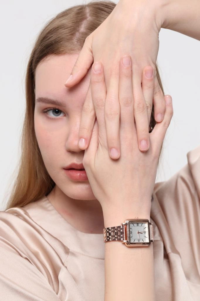 Daisy Rose Kordon Kare Kasa Roma Rakam Kadın Kol Saat Rose Gold