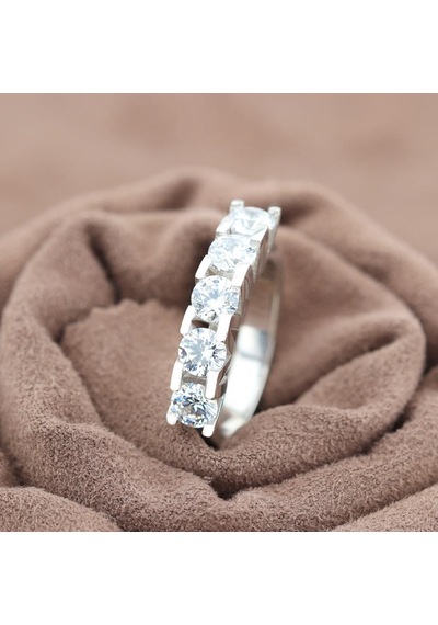 Swarovskı V Model Gümüş Beştaş Gümüş