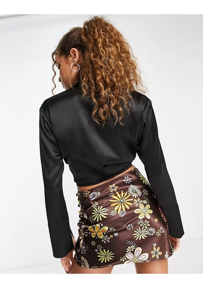 Fashion Cocktail Saten Önden Bağlamalı Dekolte Gece Kokteyl Kombin Uzun Kol Krop Bluz Siyah Fashion Cocktail Saten Önden Bağlamalı Dekolte Gece Kokteyl Kombin Uzun Kol Krop Bluz Siyah