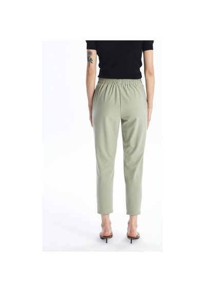 LC Waikiki Beli Lastikli Standart Fit Kadın Pantolon Green