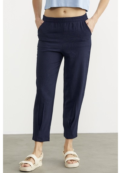 Paça Büzgü Detaylı Krep Pantolon - Lacivert 001