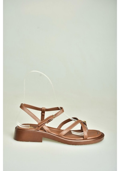 Fox Shoes U267763509 Taba Alçak Topuklu Gold Yüzük Detaylı Kadın Sandalet Taba-suni Deri