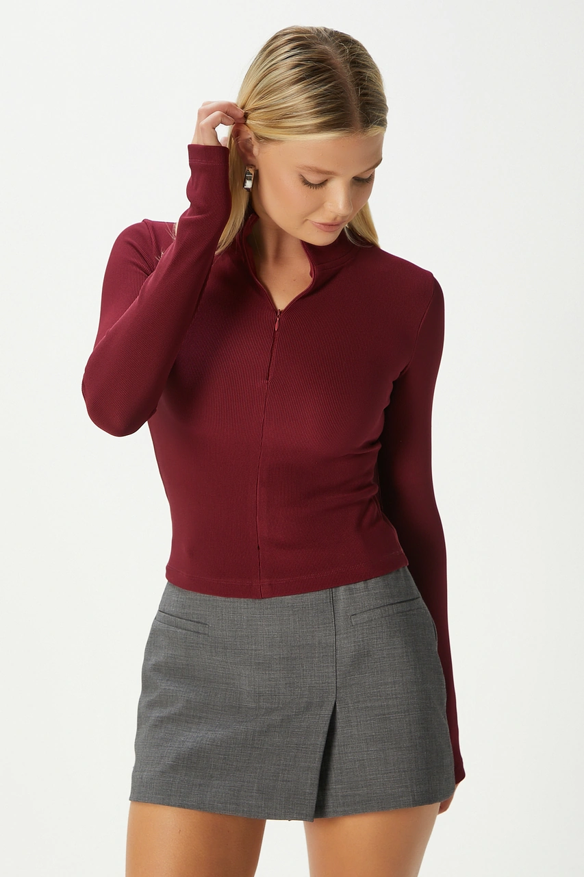 Ritnice Lithe Vucuda Oturan Yarım Fermuarlı Fitilli Bordo Bluz Bordo