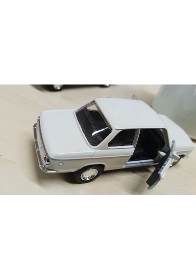 Oyuncak Metal Model Araba 1/36 Çek Bırak Bmw 2002 Ti Beyaz