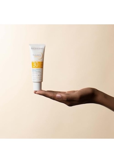 Photoderm Akn Mat Sivilce Karşıtı Güneş Kremi Yağlı Akne Eğilimli Ciltler Matlaştırıcı Etki 40 Ml