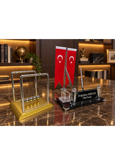 Velora 3 Parça Kristal Masaüstü Ofis Seti Kişiye Özel İsimlik, Türk Bayraklı Kalemlik Ve Newton Denge Topu Siyah