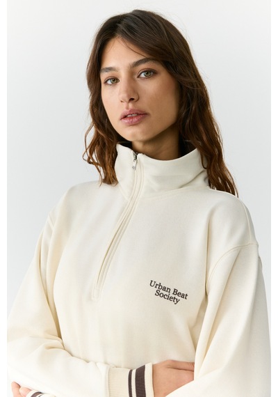 Urban Beat Natan Kadın Dik Yakalı Fermuarlı Baskı Detaylı Relaxed Ekru Sweatshirt Ekru