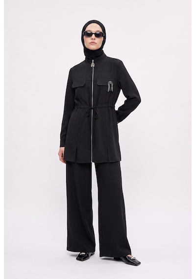 Armine Trend Fermuarlı Dik Yaka Bel Büzgülü Pantolonlu İkili Tesettür Takım Siyah 26yt6180 Armine Trend Fermuarlı Dik Yaka Bel Büzgülü Pantolonlu İkili Tesettür Takım Siyah 26yt6180