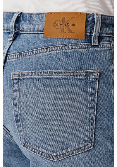 Calvin Klein Pamuklu Mom Fit Normal Bel Jeans Lv047f951gx8b Bayan Kot Pantolon Lv047f951g X8b Mavi Calvin Klein Pamuklu Mom Fit Normal Bel Jeans Lv047f951gx8b Bayan Kot Pantolon Lv047f951g X8b Mavi