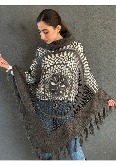 Gönülden Tasarım Örgü Triko Motifli Püsküllü Boğazlı Panço Şal Koyu Gri