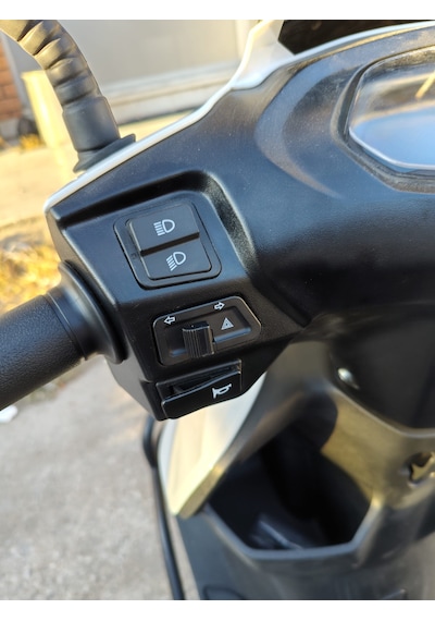 Paketçi Motoru İçin 4 Lü Flaşör Sinyal Dörtlü Yakar Düğmesi Gri Siyah