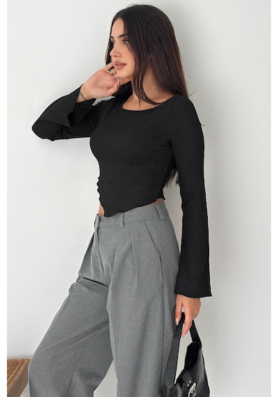Noa & Noa İspanyol Kol Ribanalı Sivri Etek Uçlu Crop Bluz Modern & Vücuda Oturan Stil Siyah Noa & Noa İspanyol Kol Ribanalı Sivri Etek Uçlu Crop Bluz Modern & Vücuda Oturan Stil Siyah