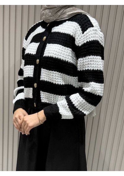 Merve Gültekin Nopeli Triko Hırka - Siyah Çizgili Çok Renkli