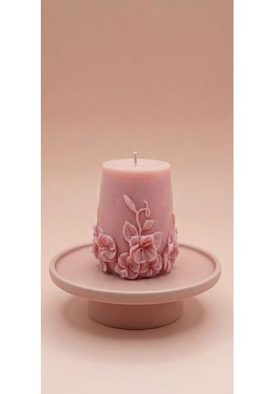 Pembe Dekoratif Kabartmalı Çiçekli Soya Mum Pembe