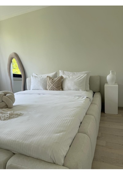 Most Oktagon Bazalı Karyola 180x200 Beyaz Bukle Kumaş İşbir Kuştüyü Sünger