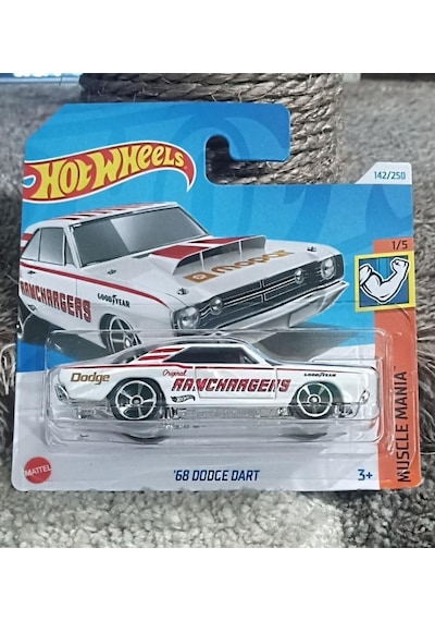 Hot Wheels 68 Dodge Dart 1/5 142/250 Model Araba