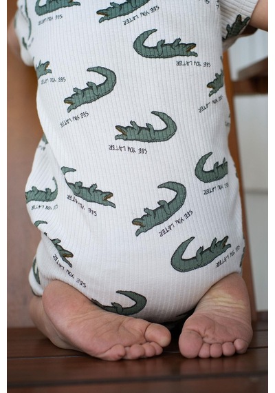 Antebies Organik Gots Sertifikalı Yeşil Timsah Desenli Çıtçıtlı Kısa Kollu Şortlu Erkek Bebek Tulum