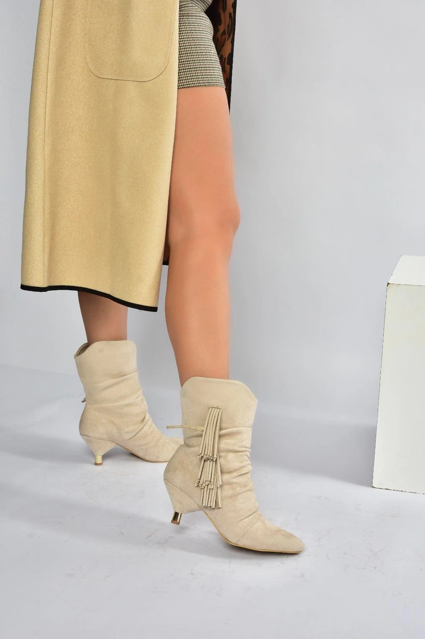Fox Shoes V404022202 Ten Süet Alçak Topuklu Püsküllü Kadın Bot Ten-Süet