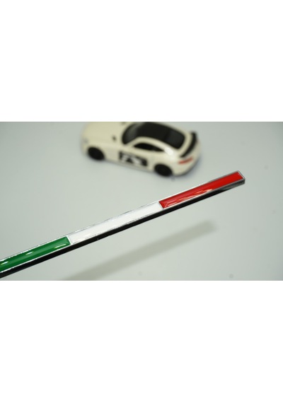 Dk Ferrari İtalyan Bayrağı Bagaj 3m 3d Krom Metal Body Rozet Ambl