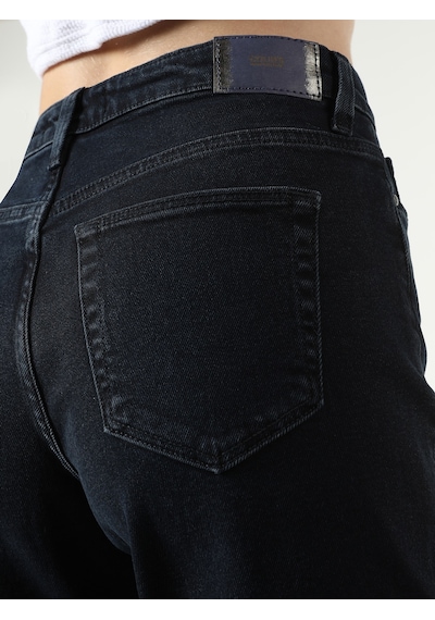 Colins 891 Maya Dar Kesim Normal Bel Daralan Paça Siyah Jean Kadın Pantolon Cl1061437 Denim Colins 891 Maya Dar Kesim Normal Bel Daralan Paça Siyah Jean Kadın Pantolon Cl1061437 Denim