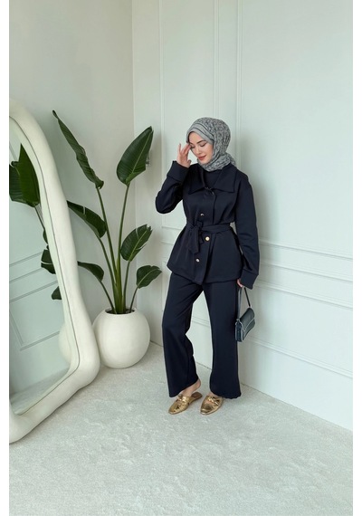 Mihran Butik Sophie Model Bel Kemer Ve Düğme Detaylı Kadın Takım Lacivert Lacivert