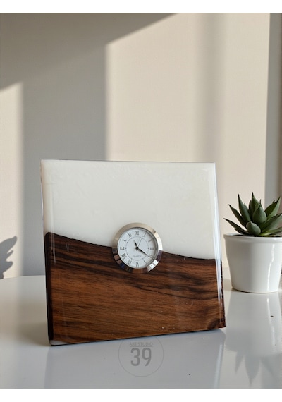Classic Ceviz & Epoksi Masa Saati 3,5 Cm Gümüş Quartz Mekanizma Tasarım Masaüstü Saat 15x15 Cm Çok Renkli