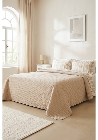 Ocean Home Textile Pamuklu Kapitoneli Bej Renk Çizgi Desen Çift Kişilik Yatak Örtüsü Seti 1 Adet 250 X 230 / 2 Adet 50 X 70 Cm