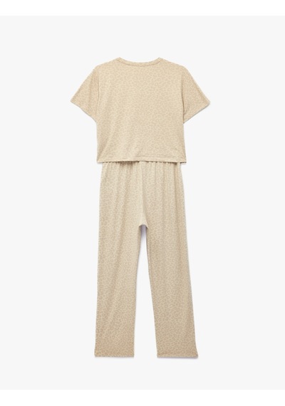 Koton Rahat Kalıp Bisiklet Yaka Kısa Kollu Pijama Takımı Kahverengi Desenli 7wlk40106mk Koton Rahat Kalıp Bisiklet Yaka Kısa Kollu Pijama Takımı Kahverengi Desenli 7wlk40106mk