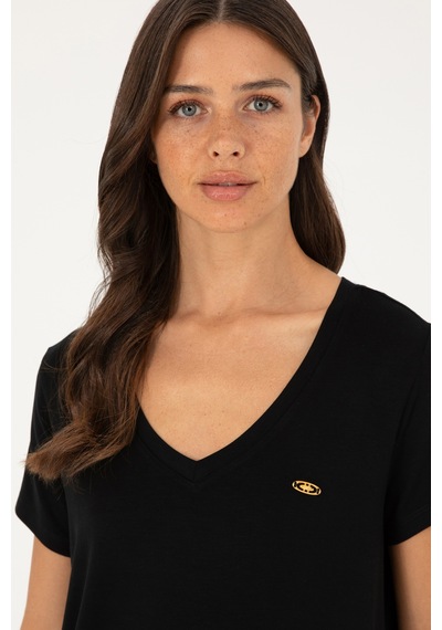 U.S. Polo Assn. Kadın Siyah V Yaka Basic Tişört 50280019-VR046 U.S. Polo Assn. Kadın Siyah V Yaka Basic Tişört 50280019-VR046