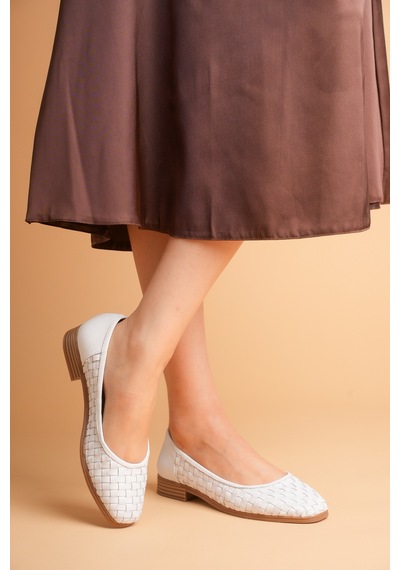 Analin Shoes Kadın Hakiki Deri Örgü Detaylı Babet Beyaz Analin Shoes Kadın Hakiki Deri Örgü Detaylı Babet Beyaz