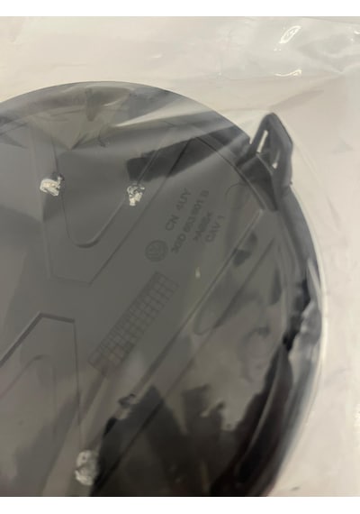 Passat B8 Ön Panjur Arması Piano Black 2015-2018 3g0853601b
