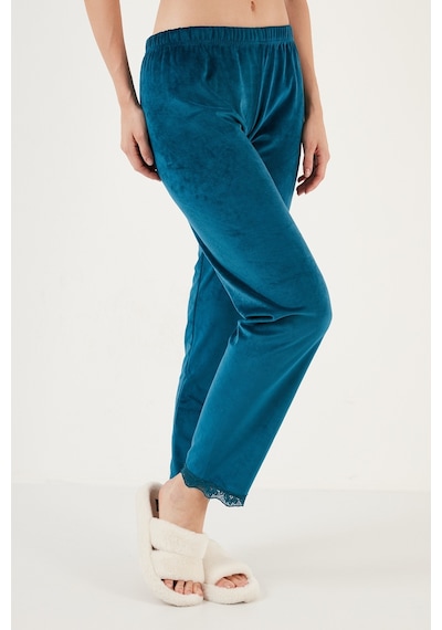 Lela Regular Fit Dantelli Yumuşak Dokulu Sabahlıklı Kadife Bayan Pijama Takımı 6095545 Nefti