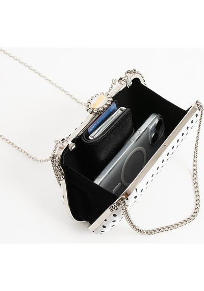 Lebibe Shoes Polkıa Beyaz Saten Kumaş Puantiye Desenli Zincir Askılı Klips Kapamalı Clutch Çanta