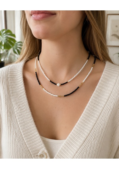 Noir Denge Siyah Beyaz Çift Sıra Boncuklu Kadın Kolye Altın Renk Ara Detaylı Katmanlı Choker Kolye Renkli Noir Denge Siyah Beyaz Çift Sıra Boncuklu Kadın Kolye Altın Renk Ara Detaylı Katmanlı Choker Kolye Renkli