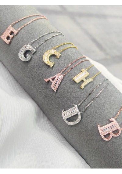 Baget Taşlı Pırlanta Model Gümüş Harf Kolye - M Rose Gold