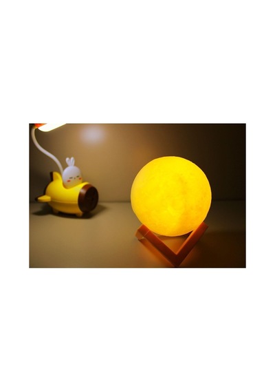 Işık Kasabası 134 Tepe Lambalı Kalem Traşlı Sarı Uçak Masa Lambası İle 3 D Led Küre Sarı Gece Lambası