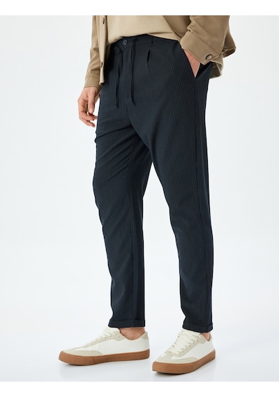 Koton Katlamalı Paça Viskon Karışımlı Düğmeli Beli Bağcıklı Slim Fit Pantolon Lacivert 5sam40034hw Lacivert Koton Katlamalı Paça Viskon Karışımlı Düğmeli Beli Bağcıklı Slim Fit Pantolon Lacivert 5sam40034hw Lacivert