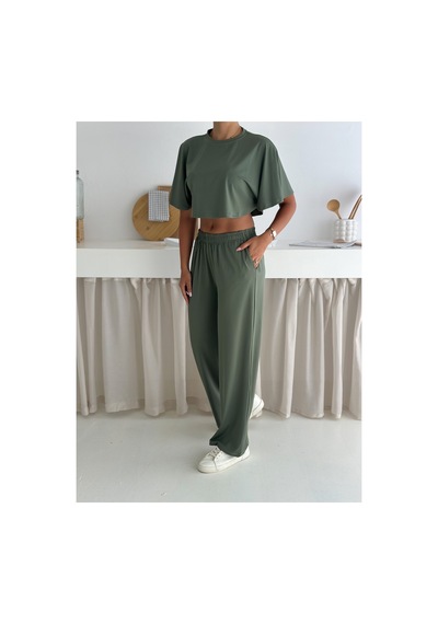 Gugus Yazlık Takım - Alt Üst Kadın Dokulu Kumaş -baggy Pantolon + Salaş Üst Koyu Yeşil Gugus Yazlık Takım - Alt Üst Kadın Dokulu Kumaş -baggy Pantolon + Salaş Üst Koyu Yeşil