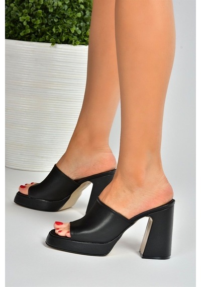 Fox Shoes Siyah Kalın Topuklu Kadın Terlik M404100409
