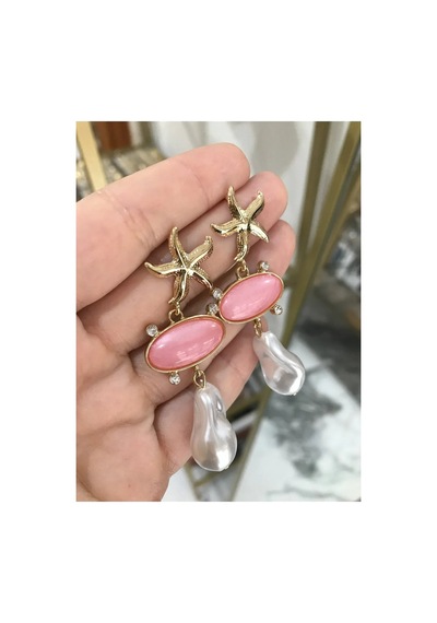 Pembe Deniz Yıldızı Ve İnci Detaylı Küpe Altın